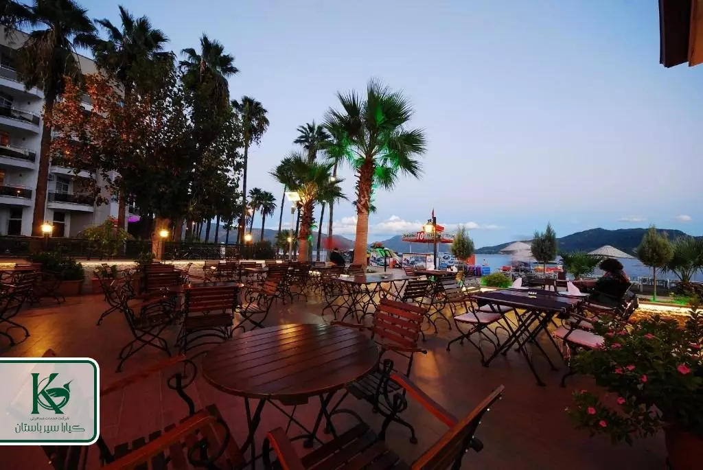 گلدن راک بیچ